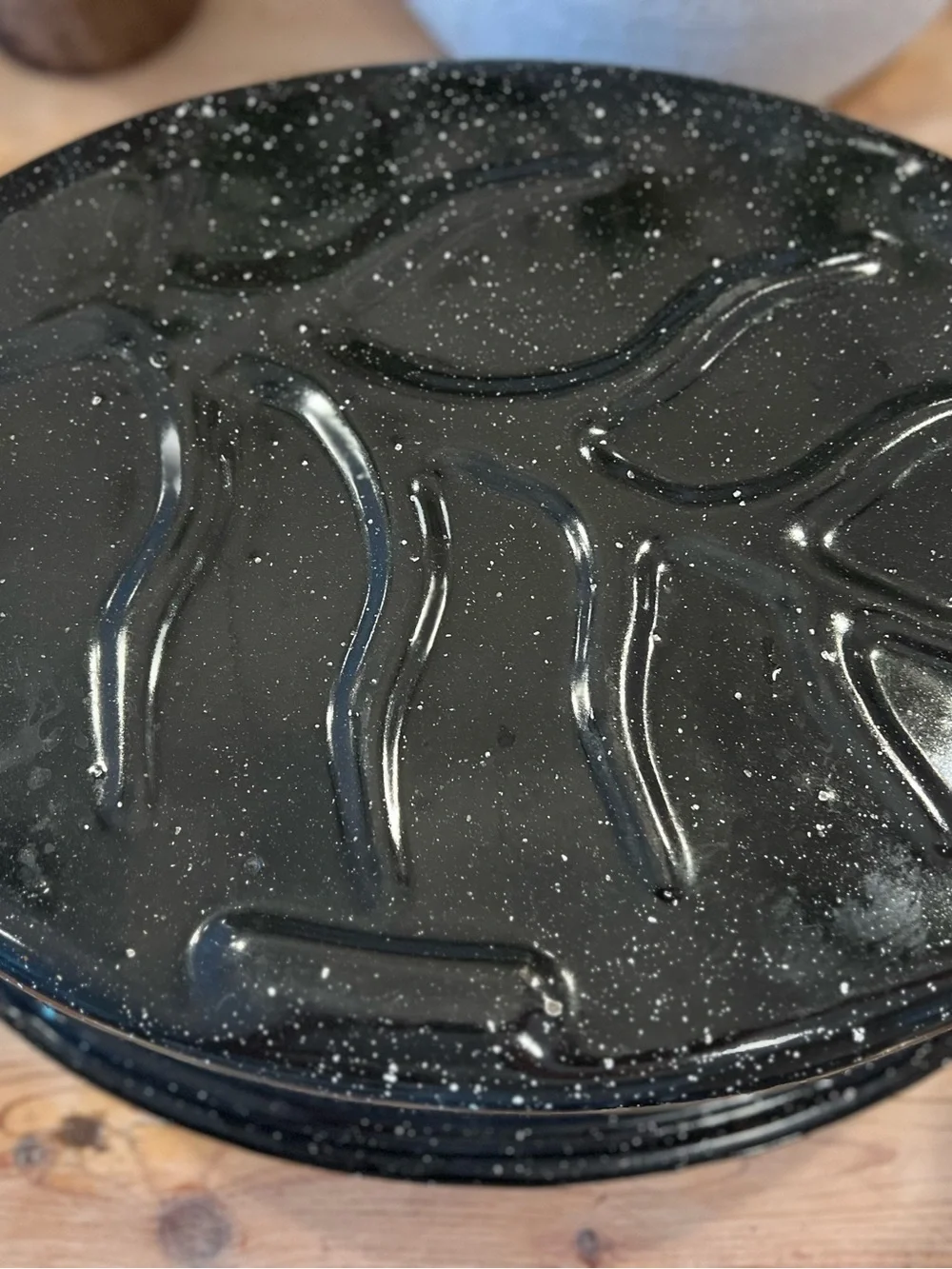 Vintage Speckled Black 16” Enamel Roasting Pan with Cover & Juice Grooves